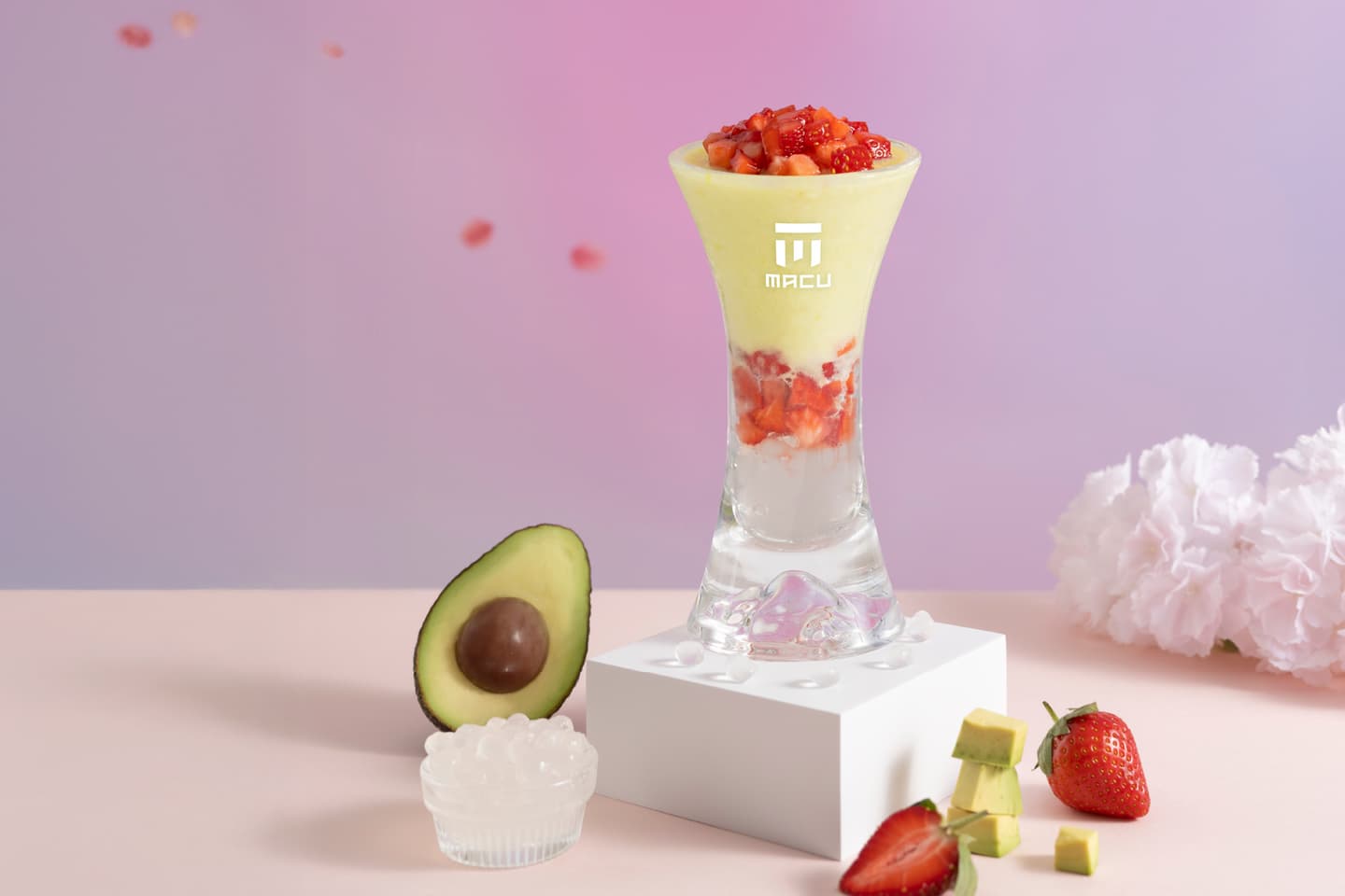 麻古草莓季回歸了！全新夢幻逸品「酪梨草莓」要喝，加碼UG抽10杯雲頂奶蓋