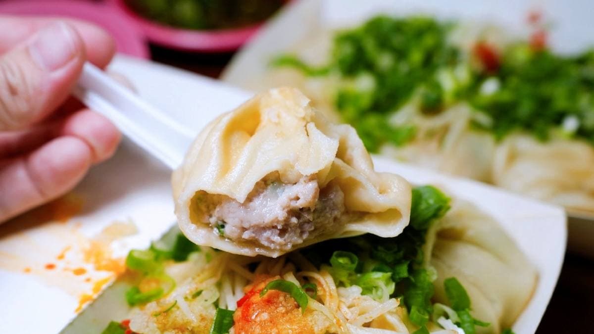 湯包頂部的皮捏得很厚，一口一個剛剛好。（圖片來源：瑋瑋美食萬歲）
