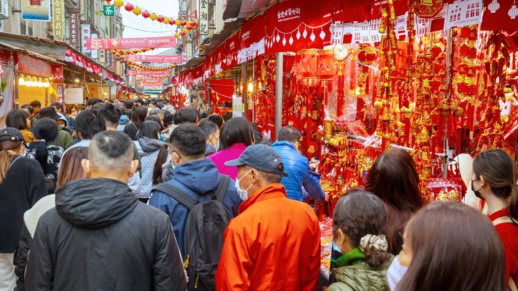 過年貼春聯時間、禁忌公開！用錯數量恐招陰，貼「春」字小心吸引爛桃花