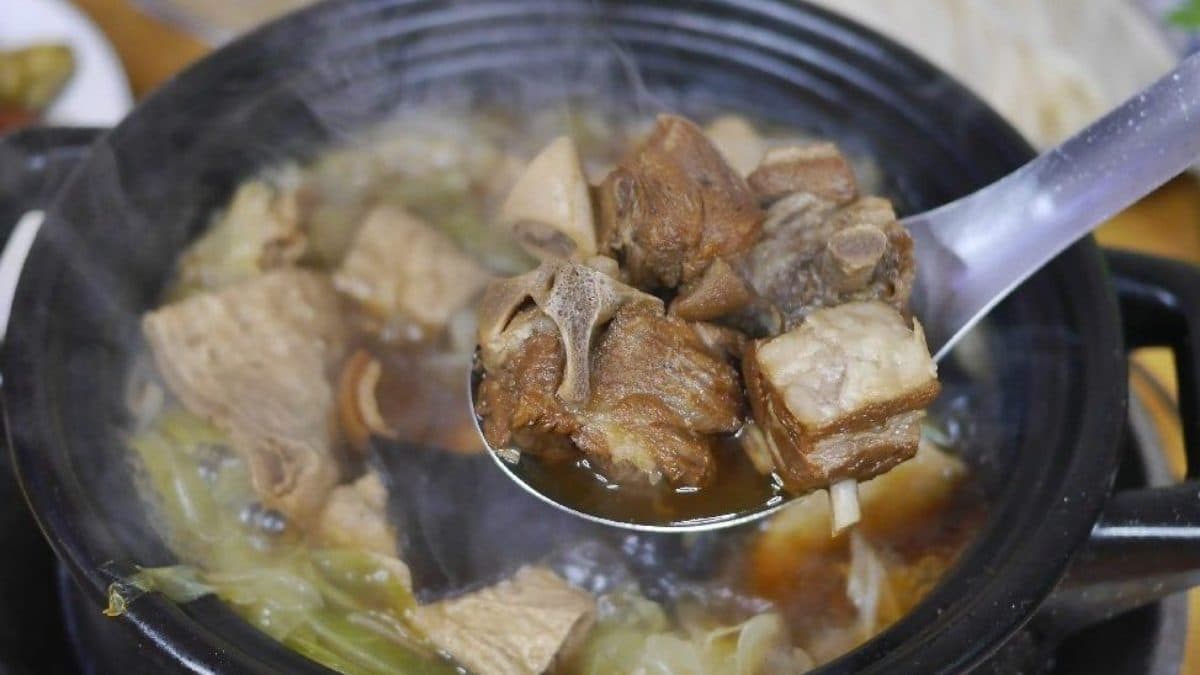 店家選用的是不超過15公斤的本土山羊肉，吃起來皮Q肉嫩。（圖片來源：瑋瑋美食萬歲）