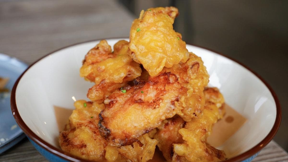 「桔利炸雞腿」腿肉很厚實，炸衣也很酥脆。（圖片來源：瑋瑋美食萬歲）