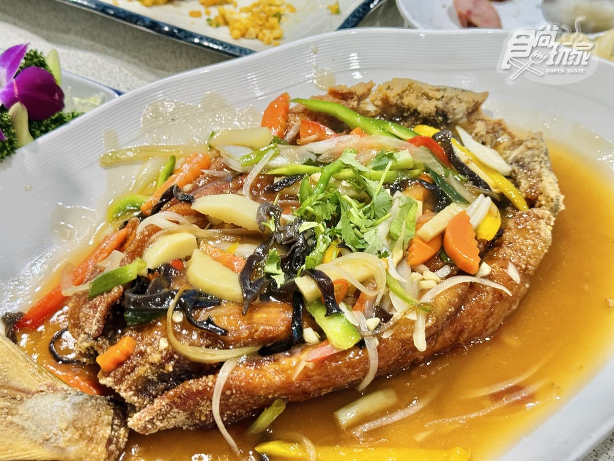 隱身魚塭必比登美食!黑琵食堂必吃菜色TOP 5推薦,自家養殖水產的永續餐桌 隱身魚塭必比登美食!黑琵食堂必吃菜色TOP 5推薦,自家養殖水產的永續餐桌