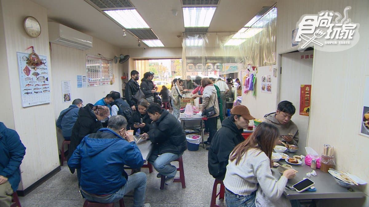 店家生意很好，用餐時間常常聚集用餐人潮。