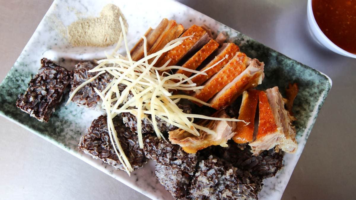 「鴨肉切盤」帶點煙燻味，配上椒鹽比較合拍。（圖片來源：口袋吃吃五十咩）