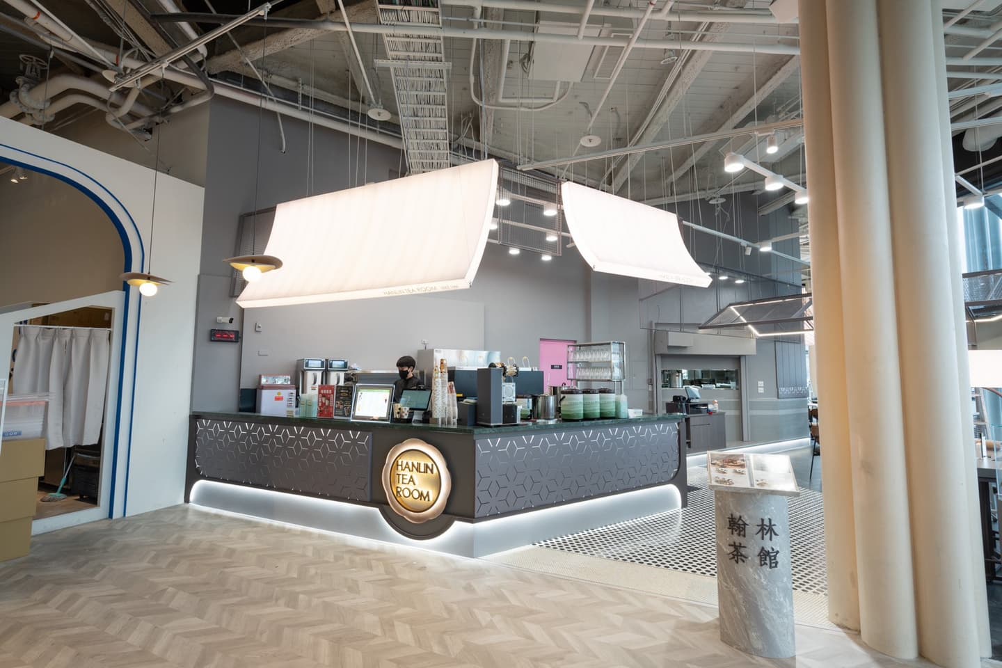 高雄「海景第一排」新景點！南台灣最美茶館珍奶買一送一，刮刮卡「整桌免單」