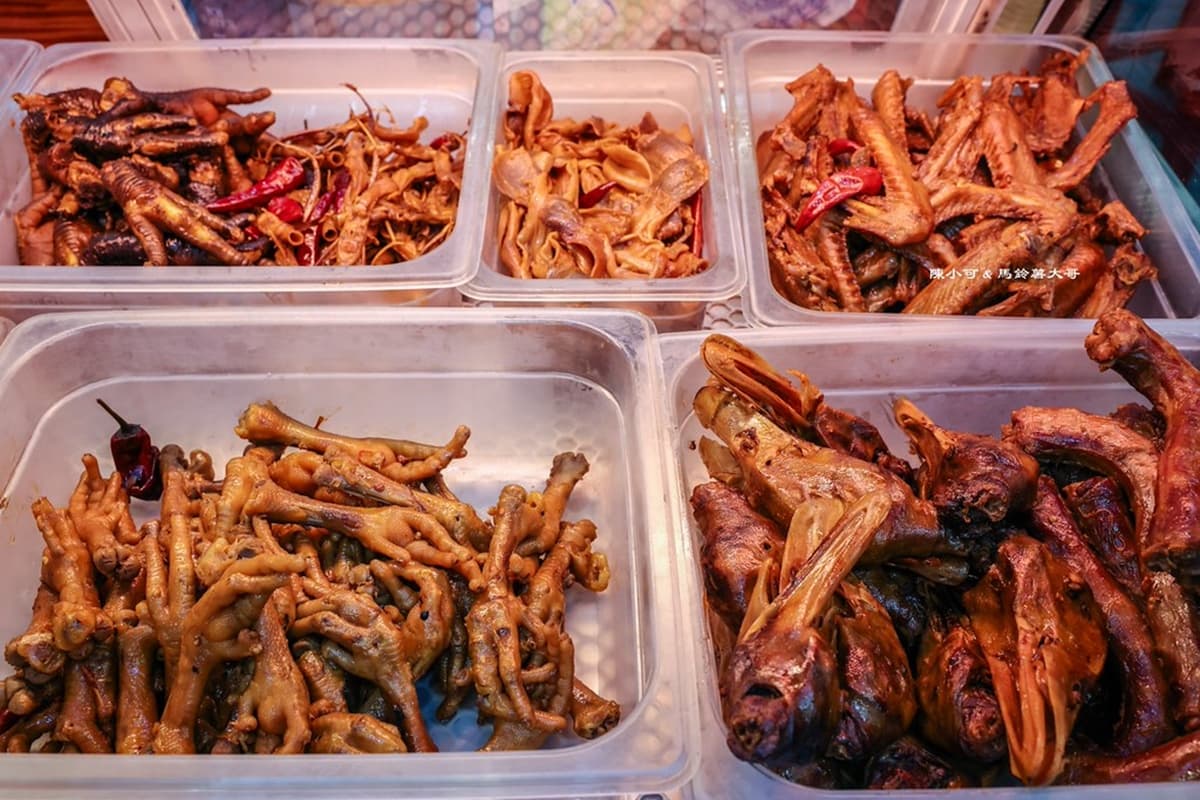 【賞燈美食祭】「最強滷味連鎖」現折55元起！脆腸、鴨翅淋秘製醬料超唰嘴