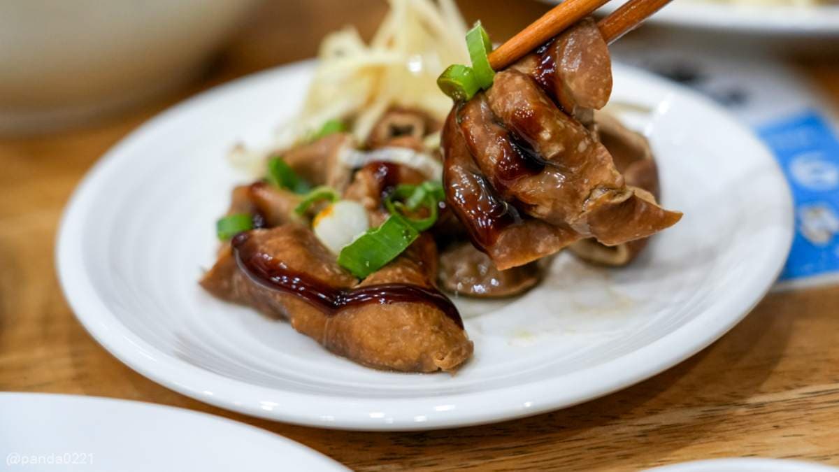 「羊奶埔豬腳」香味獨特不油膩，豬腳Q彈又帶膠質。（圖片來源：Panda's paradise）