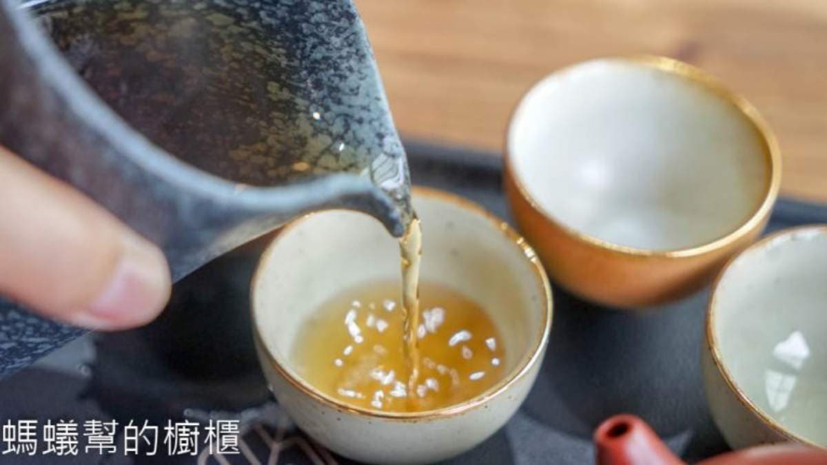 金黃透亮的茶湯，帶著蜜香跟甘醇的茶香。（圖片來源：螞蟻幫的櫥櫃）