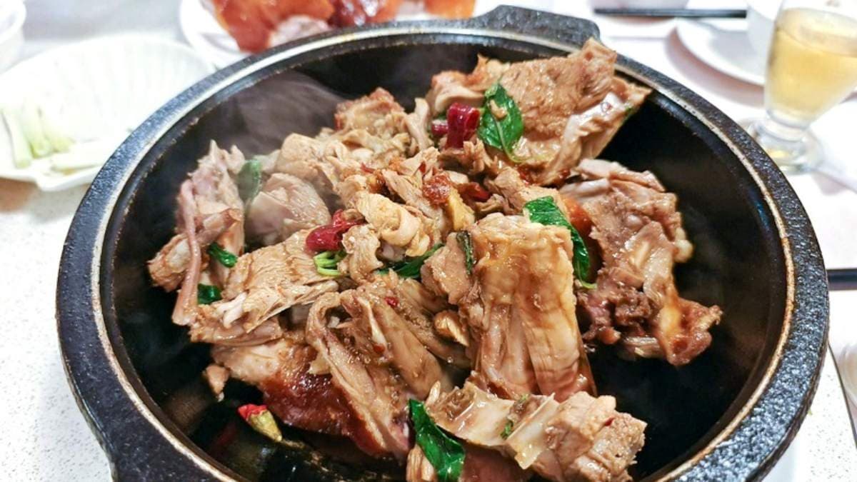 三杯鴨架香氣十足很下飯。（圖片來源：紫色微笑 饗樂生活）