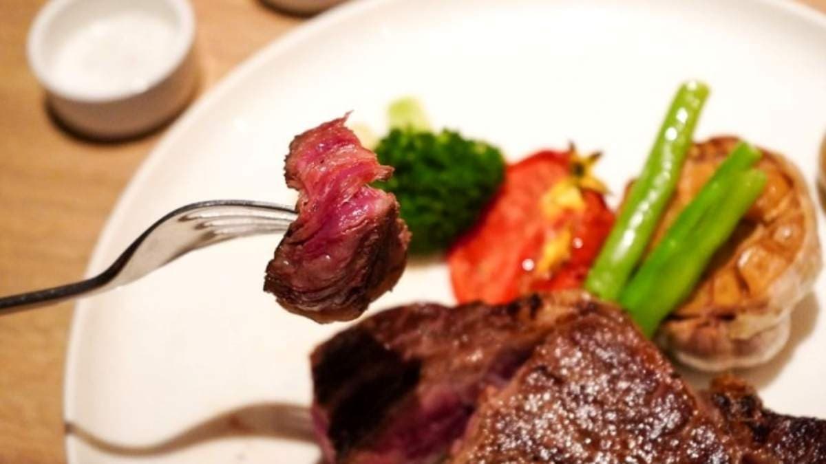 肋眼牛排，中間肋眼心的油脂很有風味。（圖片來源：波妮說食話）