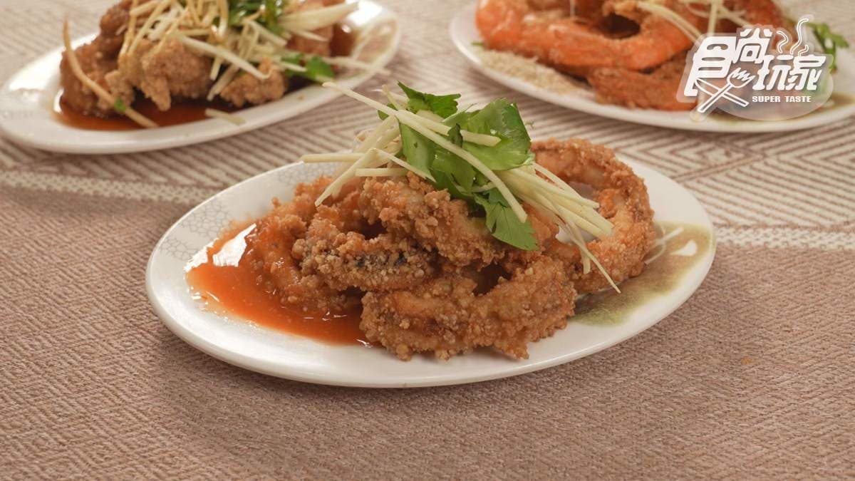 「炸旗魚」很有彈性，讓人忍不住一口接著一口。