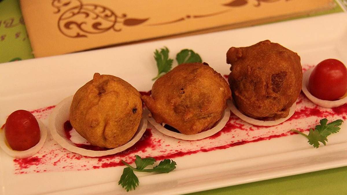 「香料炸薯球」是經典南印點心，咬一口就是滿嘴濃濃咖哩香。（圖片來源：旅人Carrie愛漫遊）