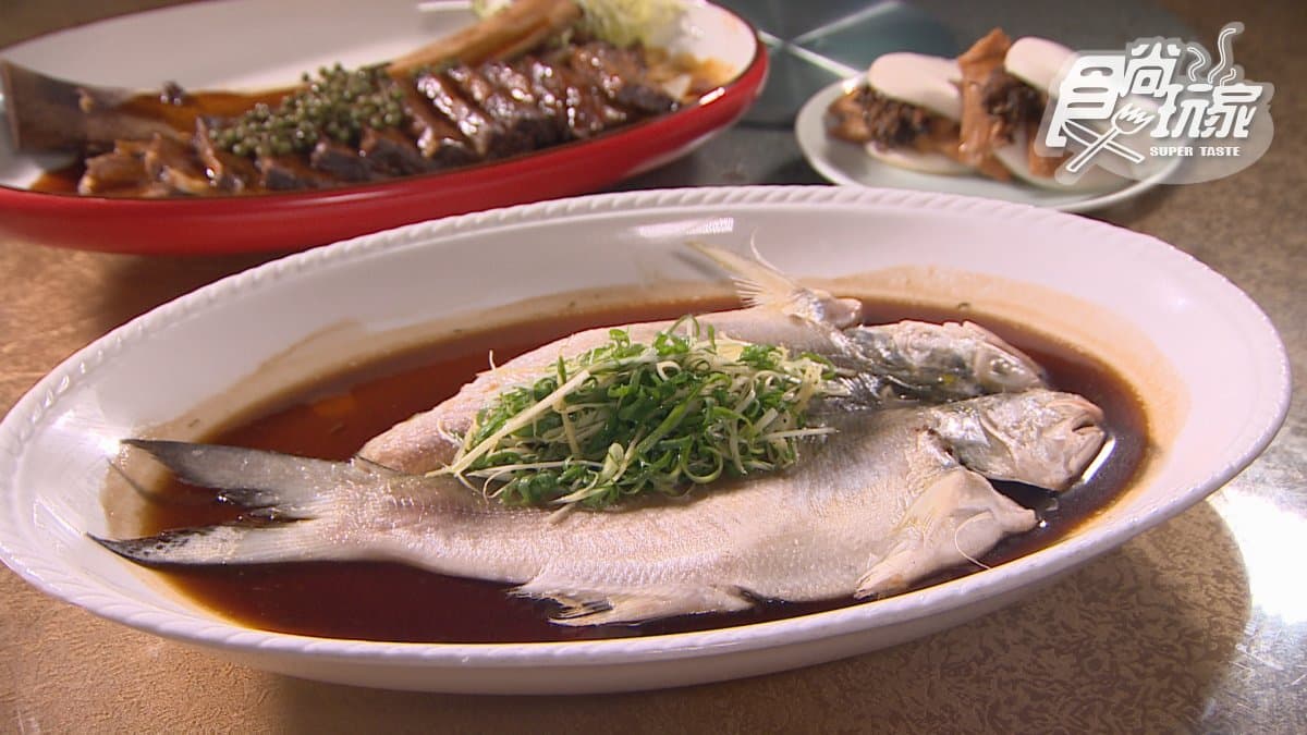 「陳年花雕香醋蒸馬友魚」肉質具有彈性又細緻，酸甜口感很加分。