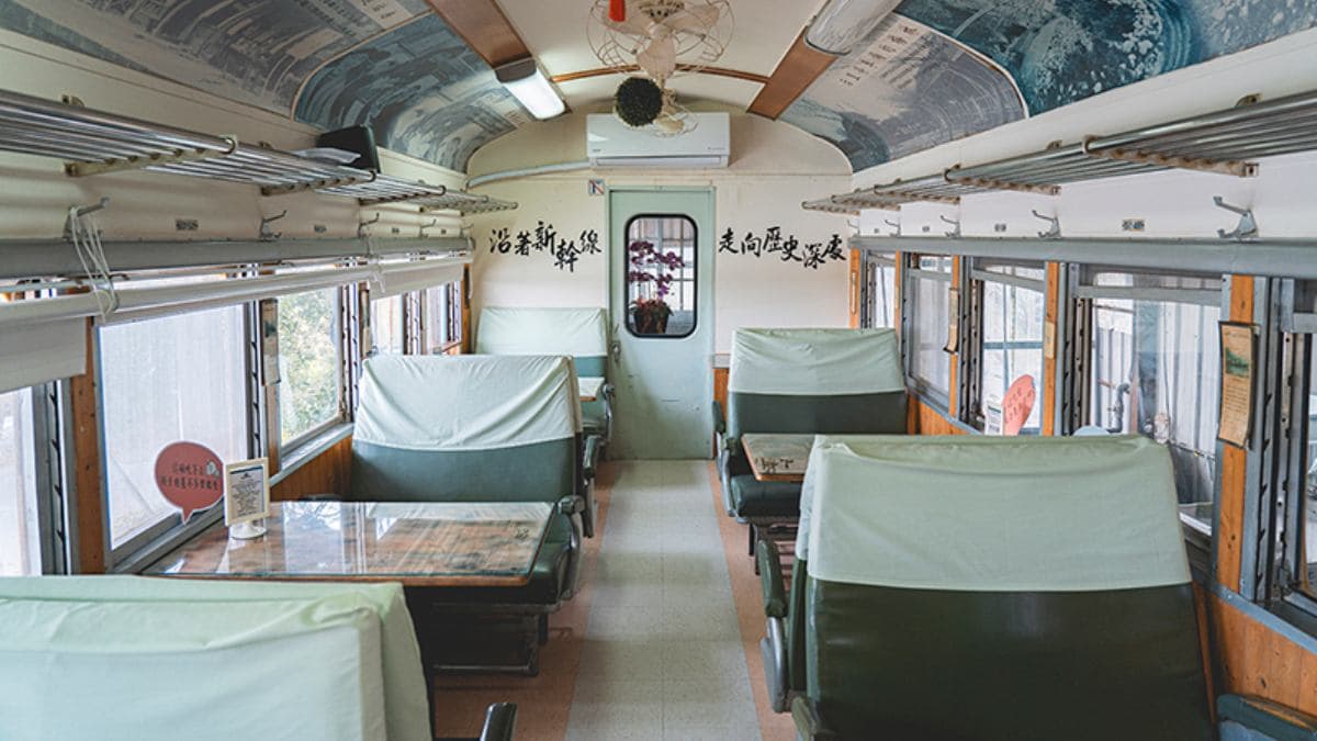 用餐空間以舊式火車車廂重新打造，環境有年代感。（圖片來源：旅行履行中）