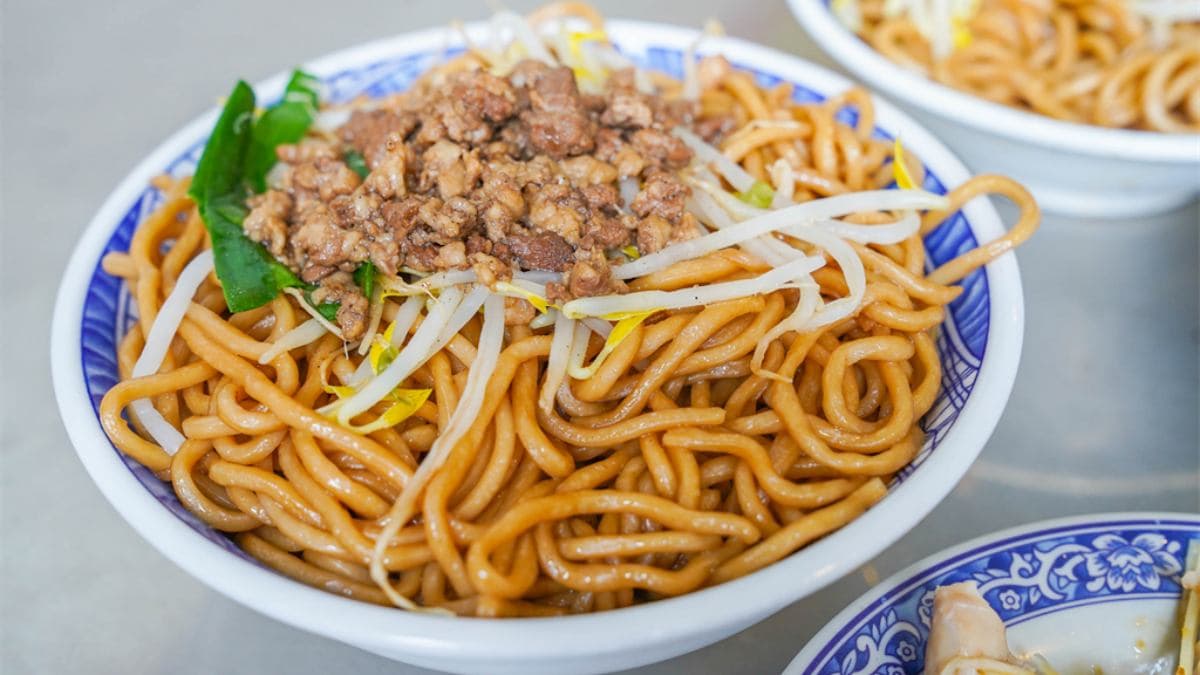 炒麵麵條入味不軟爛，加上肉燥的鹹香超唰嘴。（圖片來源：來飽寶家BA）