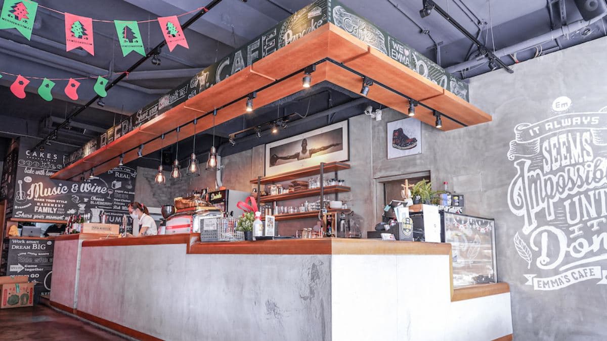 店家不只是台中運動餐廳，還提供寵物友善環境。（圖片來源：艾薇覓食趣）