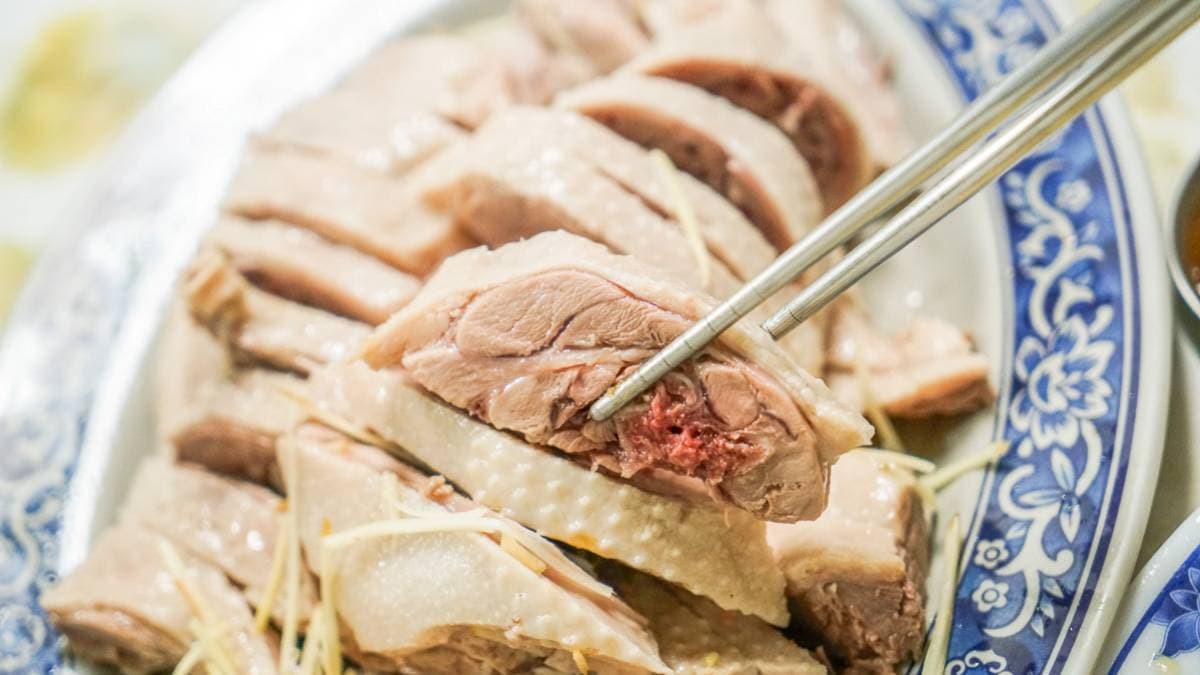 鵝肉切盤皮薄、肉緊食好吃，沾不沾醬都很厲害。（圖片來源：梅格(Angelababy)享樂日記）