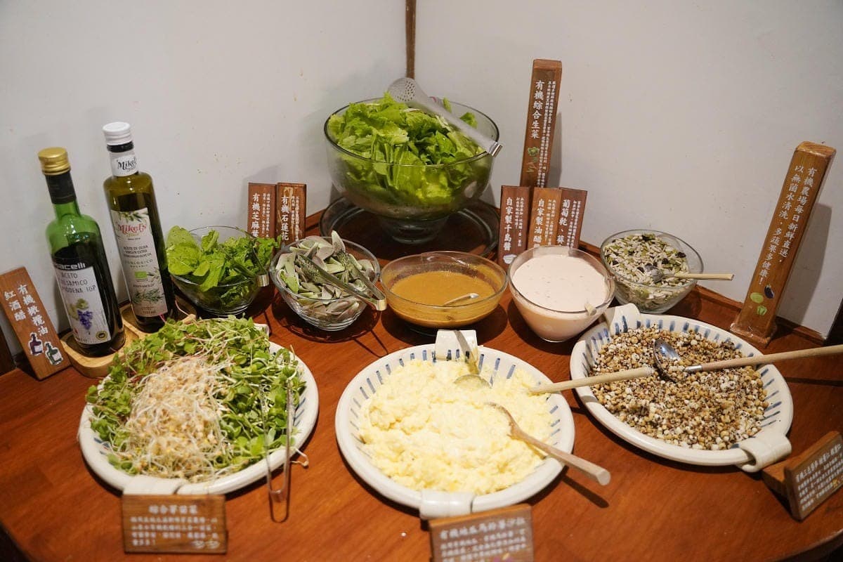 280元起吃到飽！高CP值「日系早午餐」超過40款蔬食、窯烤麵包、甜點暢吃