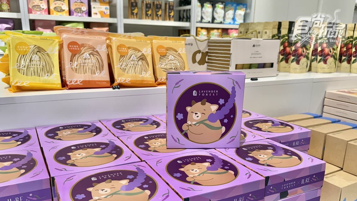 伴手禮商店「帶禮物回家」，買得到來自在地農會、優質小農生產的在地土產與伴手禮點心。