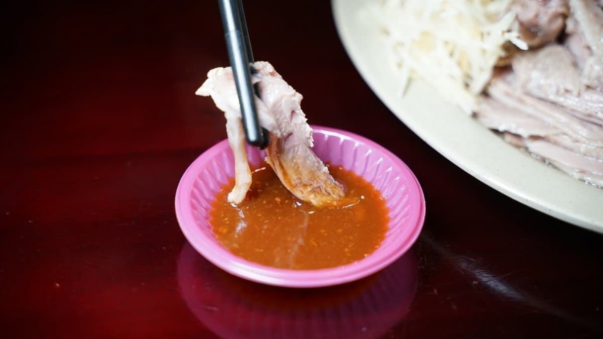 鵝肉都是秤重賣，還可以幫忙去骨。（圖片來源：東蛙池塘）