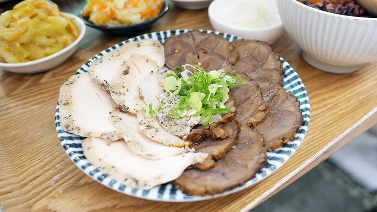 想要一次吃兩種口味，可以選擇雞胸肉X牛腱心的組合。（圖片來源：Tiss玩味食尚）