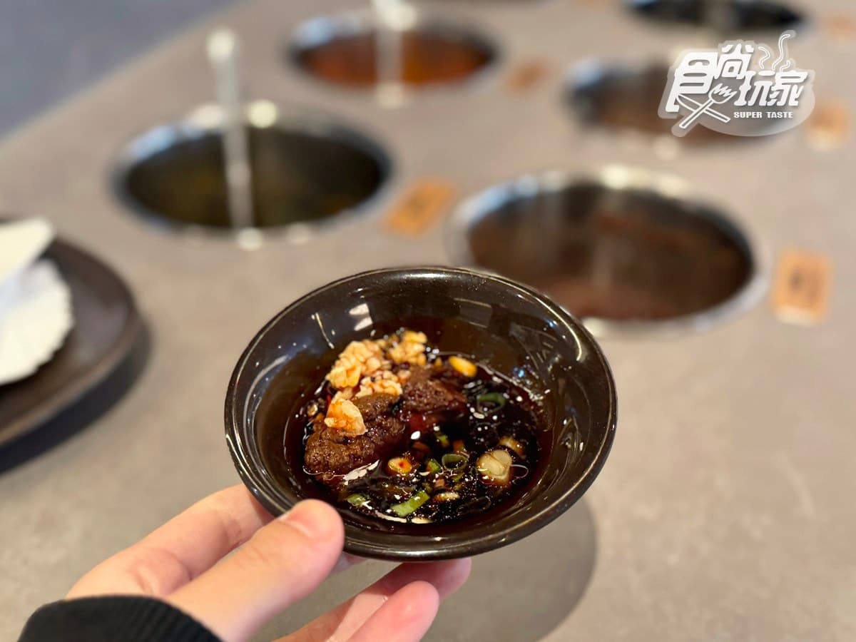 全台第1間「山野風火鍋」開幕!5大亮點搶先看,必嗑9秒銷魂牛、肉花圈 全台第1間「山野風火鍋」開幕!5大亮點搶先看,必嗑9秒銷魂牛、肉花圈