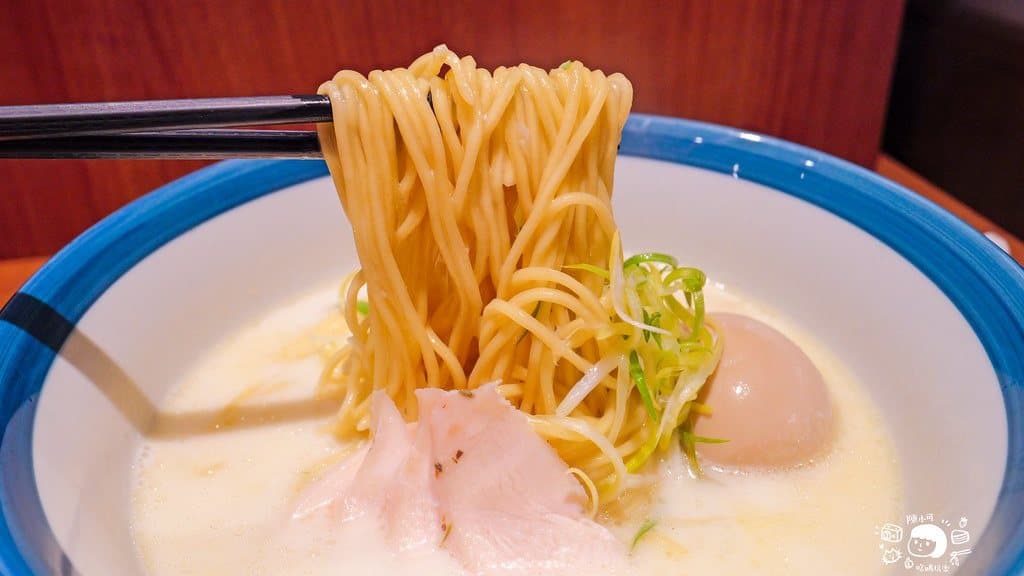 麵條選擇偏硬口感，彈牙有嚼勁。（圖片來源：陳小可的吃喝玩樂）