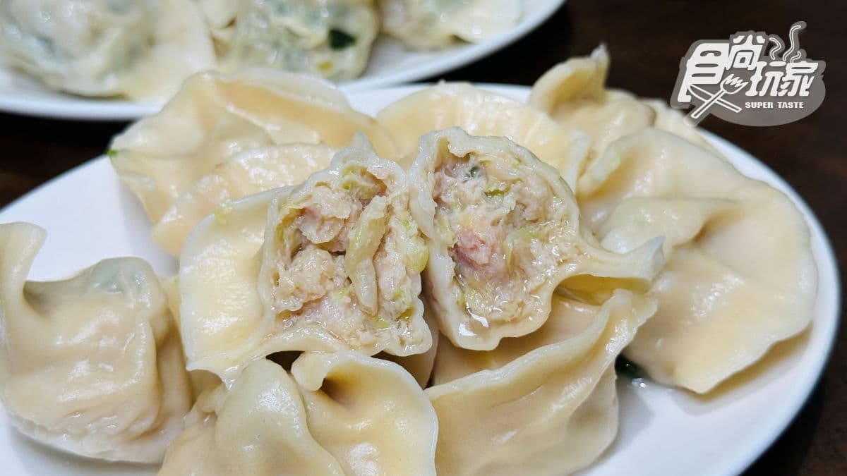 真材實料的手工水餃顆顆飽滿，內餡鮮美多汁。