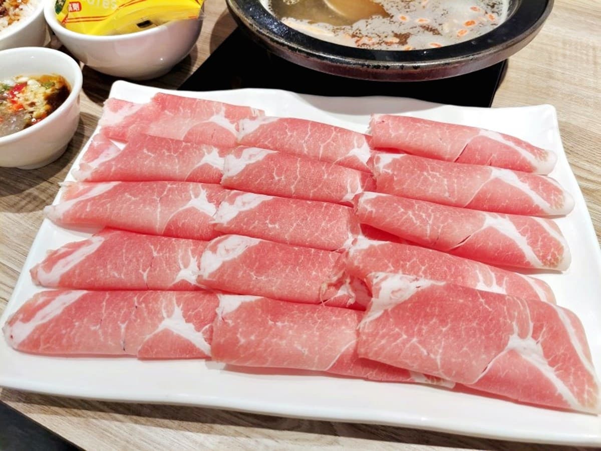 「石二鍋」首推宵夜場！58元起爽吃牛奶鍋，加碼送雪花牛、白飯冰沙吃到飽