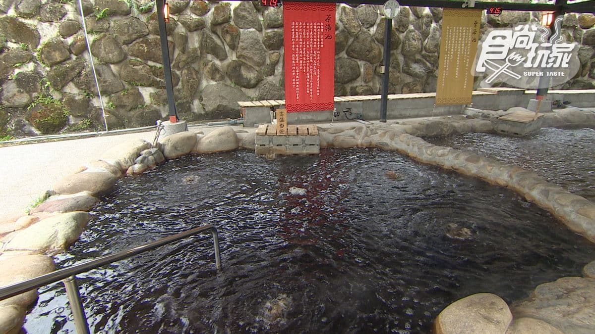 設施也很多元豐富，大眾湯屋包含冷池、藥浴池、茶湯池等。