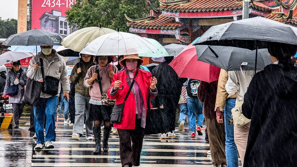 清明連假要變天了！「這時雨最大」大雷雨猛灌全台，直到這日才轉晴