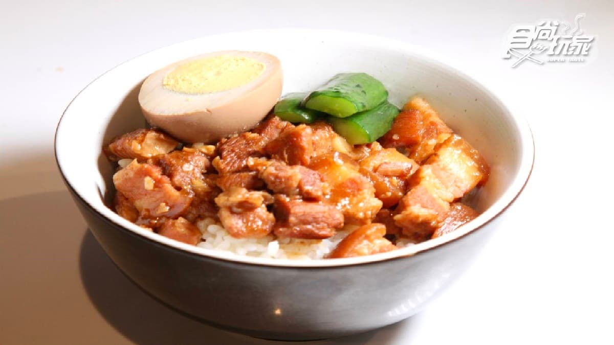 除牛肉麵外還提供滷肉飯。