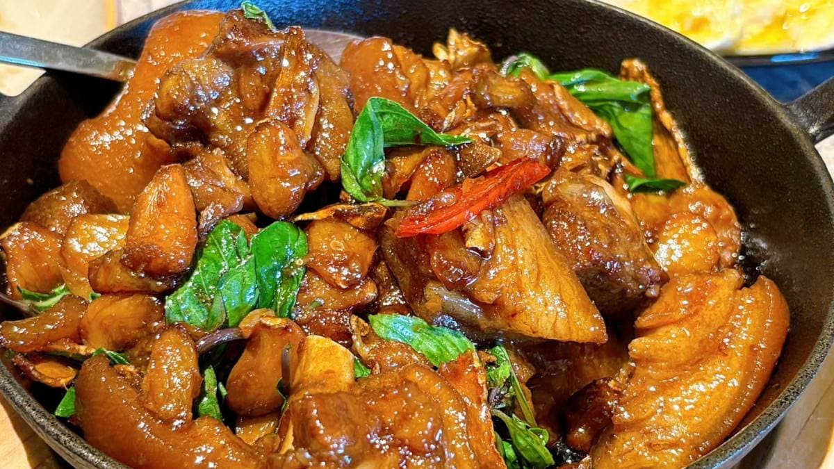 「三杯Q彈豬腳」鹹香嫩滑，是必比登推薦的菜色。（圖片來源：神農太太底家）