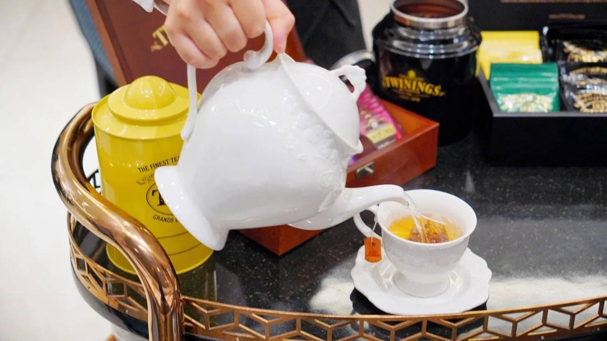 茶品有「TWININGS」跟茶葉界愛馬仕「TWG」可以選擇。（圖片來源：混血珊莎的奇幻旅程）