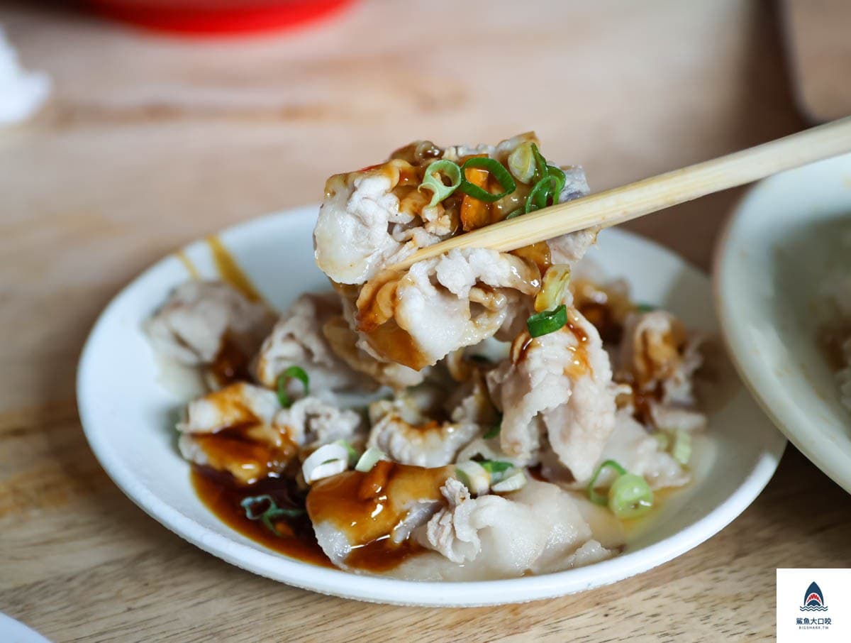 台中人也在排!北屯小吃+伴手禮11家:手切火雞肉飯、超欠吃臭豆腐、蛋糕界金莎 台中人也在排!北屯小吃+伴手禮11家:手切火雞肉飯、超欠吃臭豆腐、蛋糕界金莎