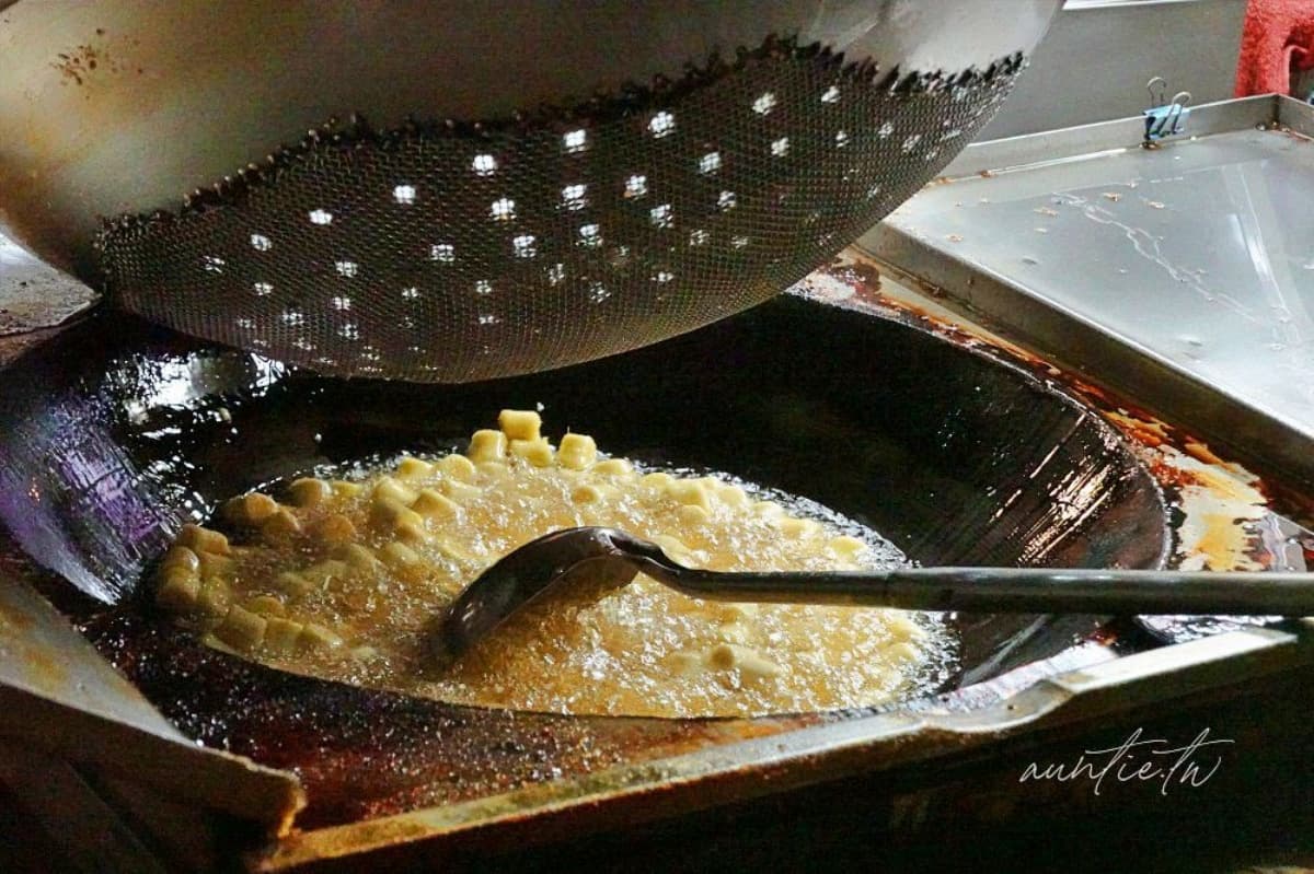 「台積100股」套圈圈天花板在這！精誠夜市全攻略：必排７家美食、逛暴紅遊戲攤