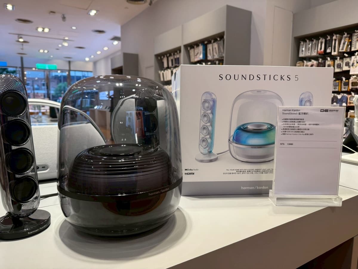 １元入手AirPods 4！行動電源、充電座買一送一，加碼iPhone換電池省千元