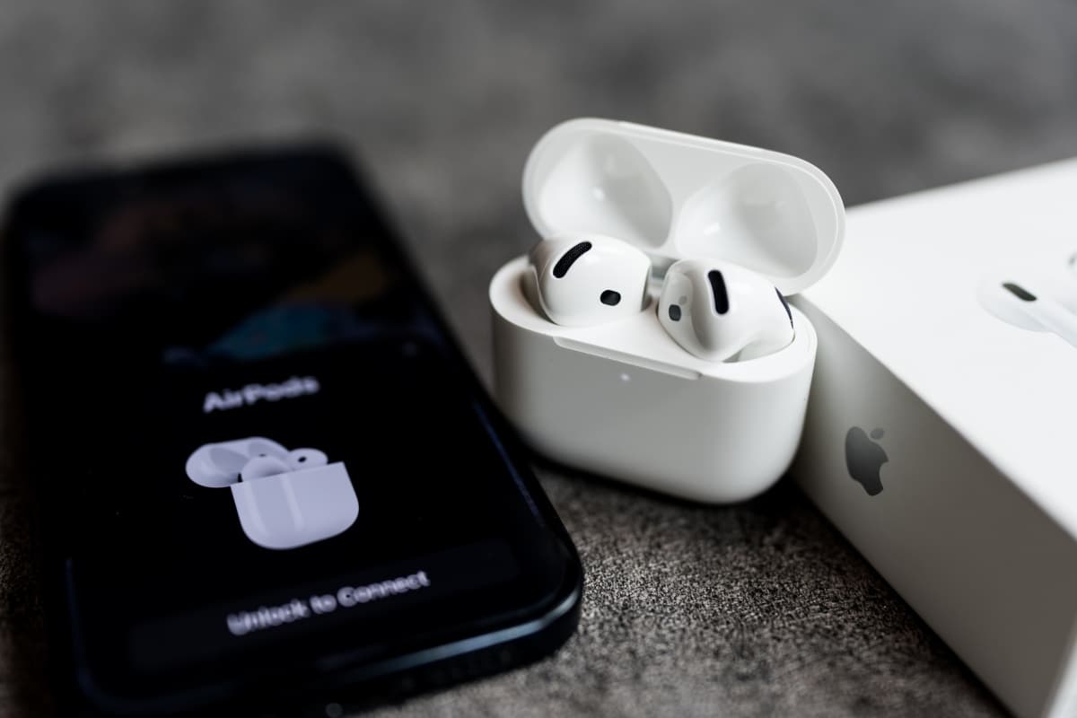 １元入手AirPods 4！行動電源、充電座買一送一，加碼iPhone換電池省千元