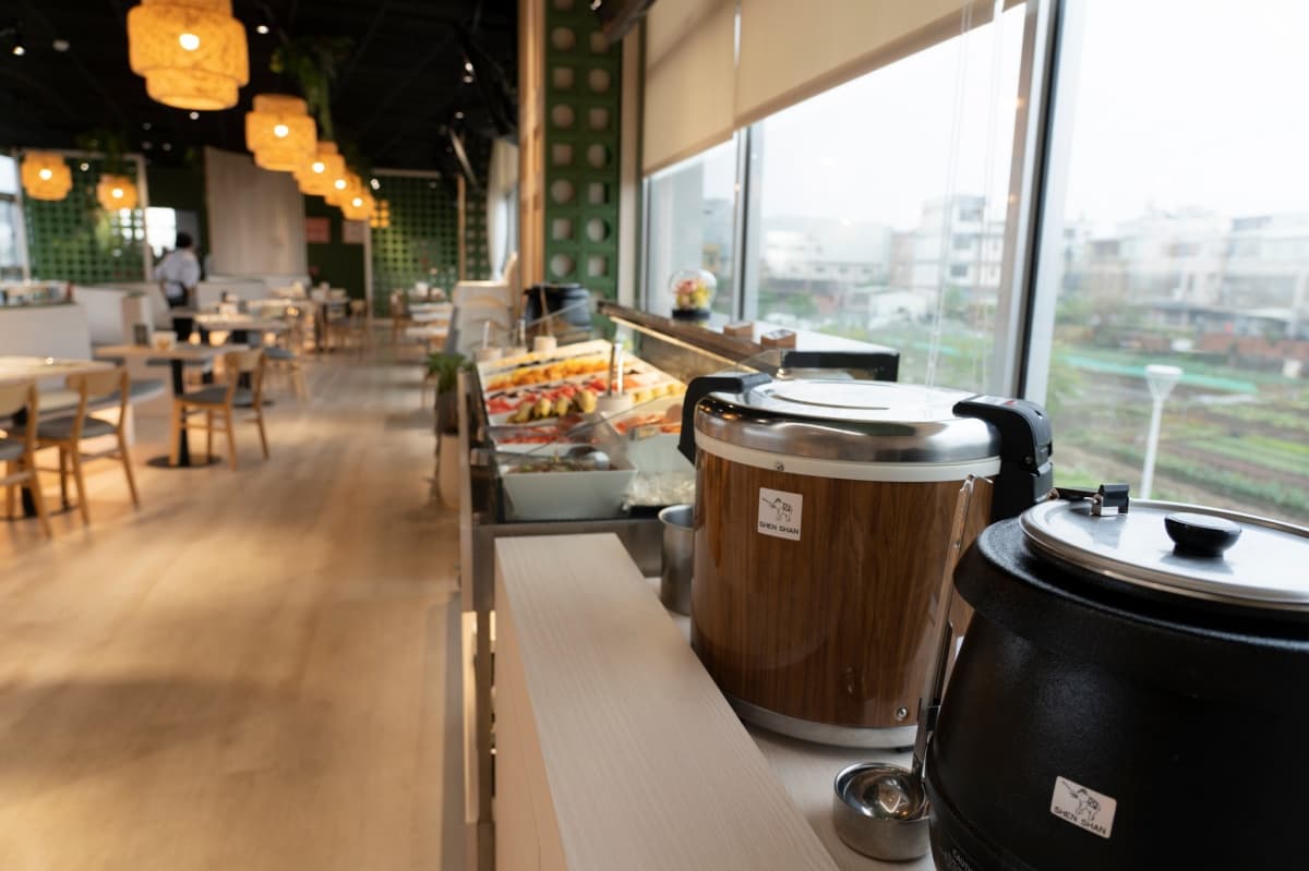 下午茶399元吃到飽!「全台最美湖景餐廳」新登場,熱食、海鮮、甜點無限夾 下午茶399元吃到飽!「全台最美湖景餐廳」新登場,熱食、海鮮、甜點無限夾