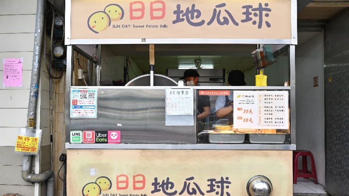 「日日地瓜球南屯總店」地點鄰近南屯老街與知名百年古蹟萬和宮。（圖片提供：糖糖's 享食生活）