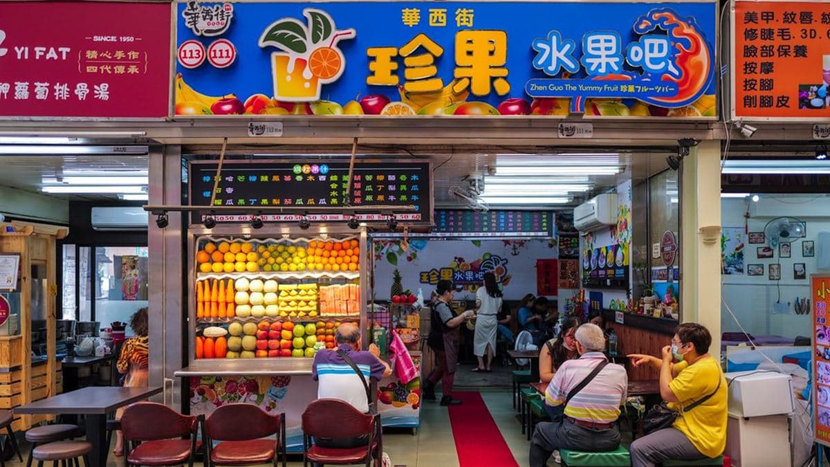 「華西街珍果」位在華西街。（圖片來源：陳小可的吃喝玩樂）