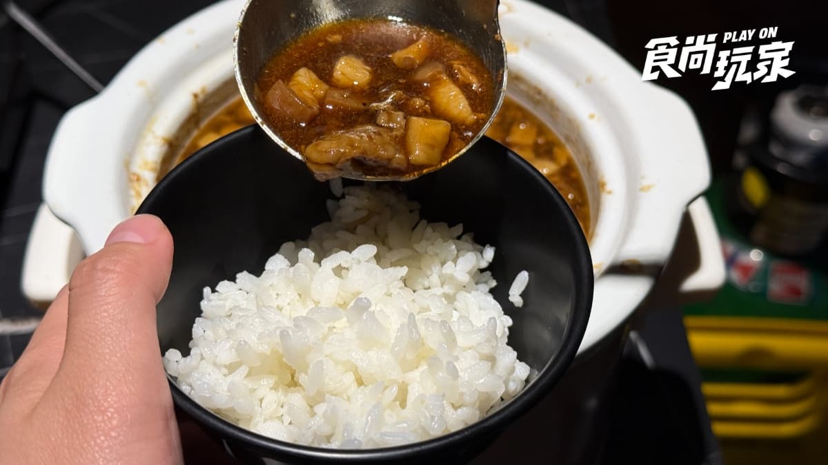 自助吧湯品、薯條、白飯、牛滷汁通通無限續。
