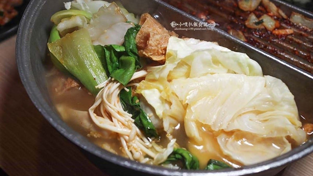 金湯酸菜魚鍋酸香開胃層次豐富。（圖片來源：小噗扒飯食記）