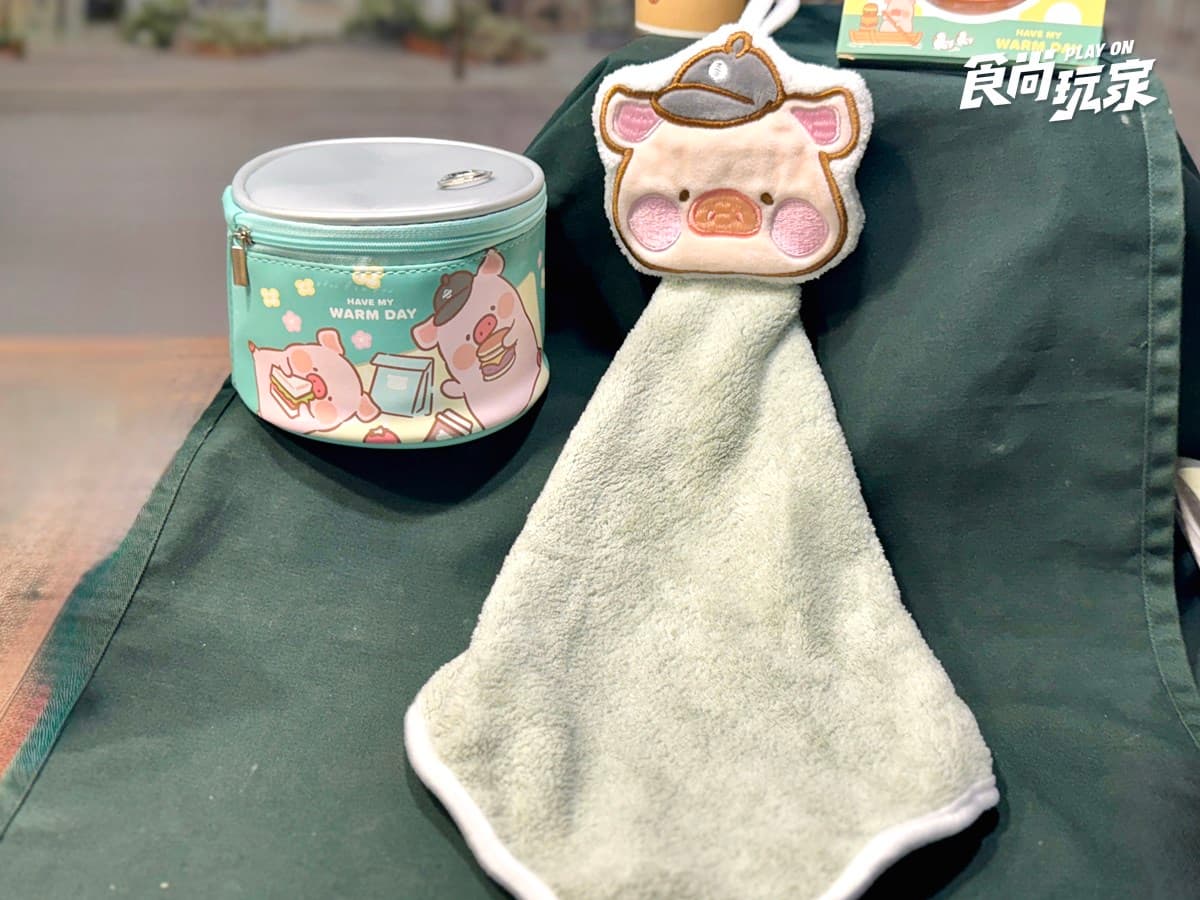 「麥味登XLuLu豬」超狂聯名!5款周邊+Q萌包裝搶先看,必嗑豬排滿分堡(中獎公布) 「麥味登XLuLu豬」超狂聯名!5款周邊+Q萌包裝搶先看,必嗑豬排滿分堡(中獎公布)