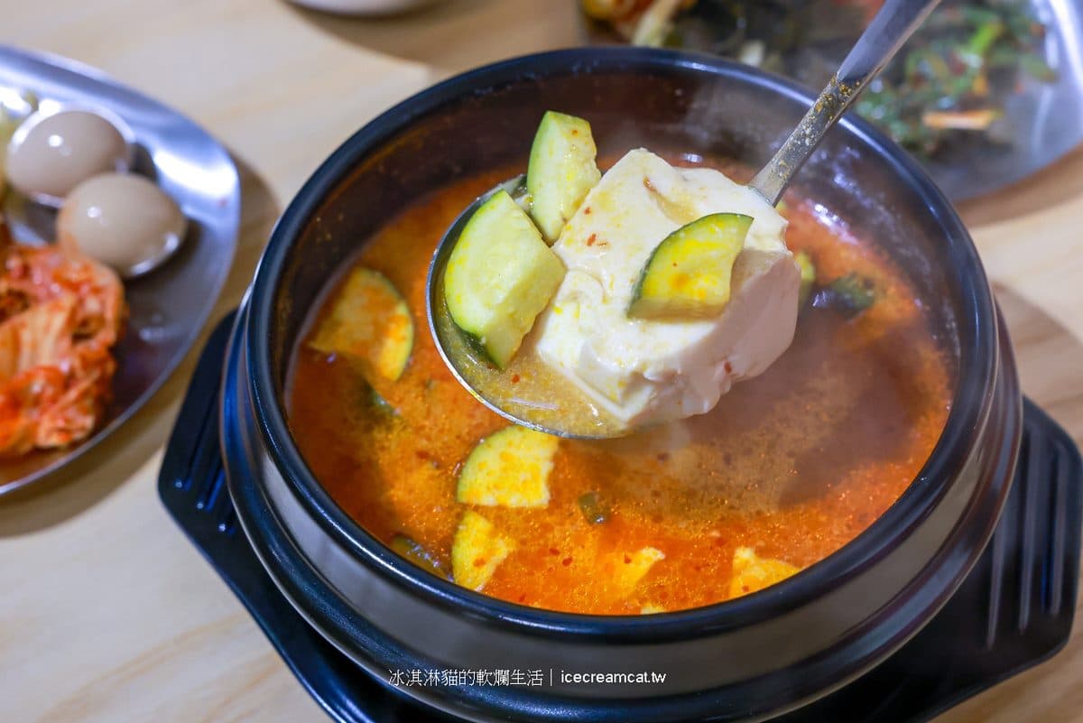 280元起就能吃！4.7星高CP值韓式燒肉，生醃章魚、泡菜７種小菜無限夾