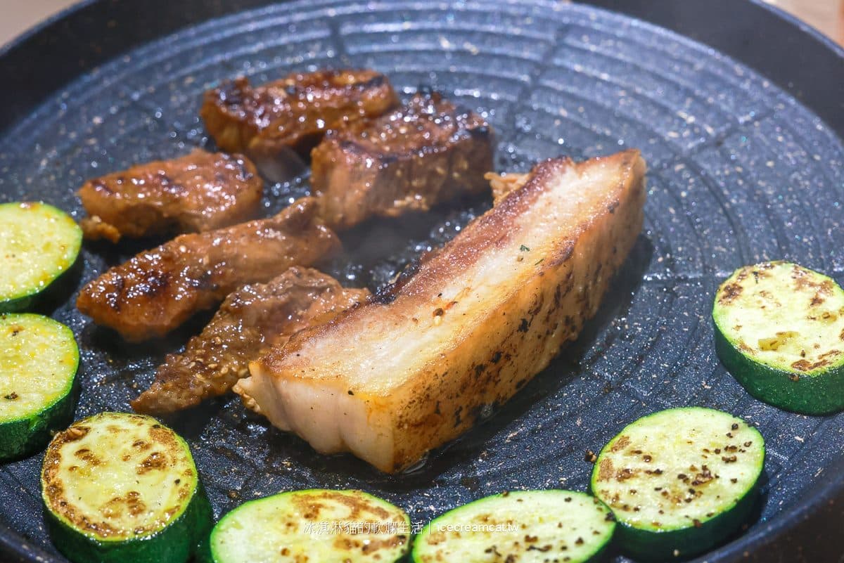 280元起就能吃！4.7星高CP值韓式燒肉，生醃章魚、泡菜７種小菜無限夾