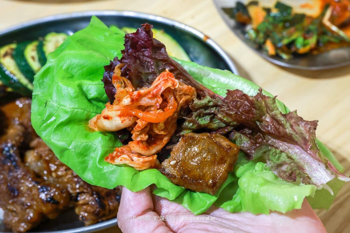 280元起就能吃！4.7星高CP值韓式燒肉，生醃章魚、泡菜７種小菜無限夾