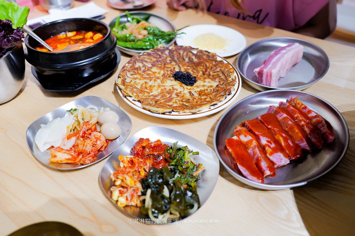 280元起就能吃！4.7星高CP值韓式燒肉，生醃章魚、泡菜７種小菜無限夾