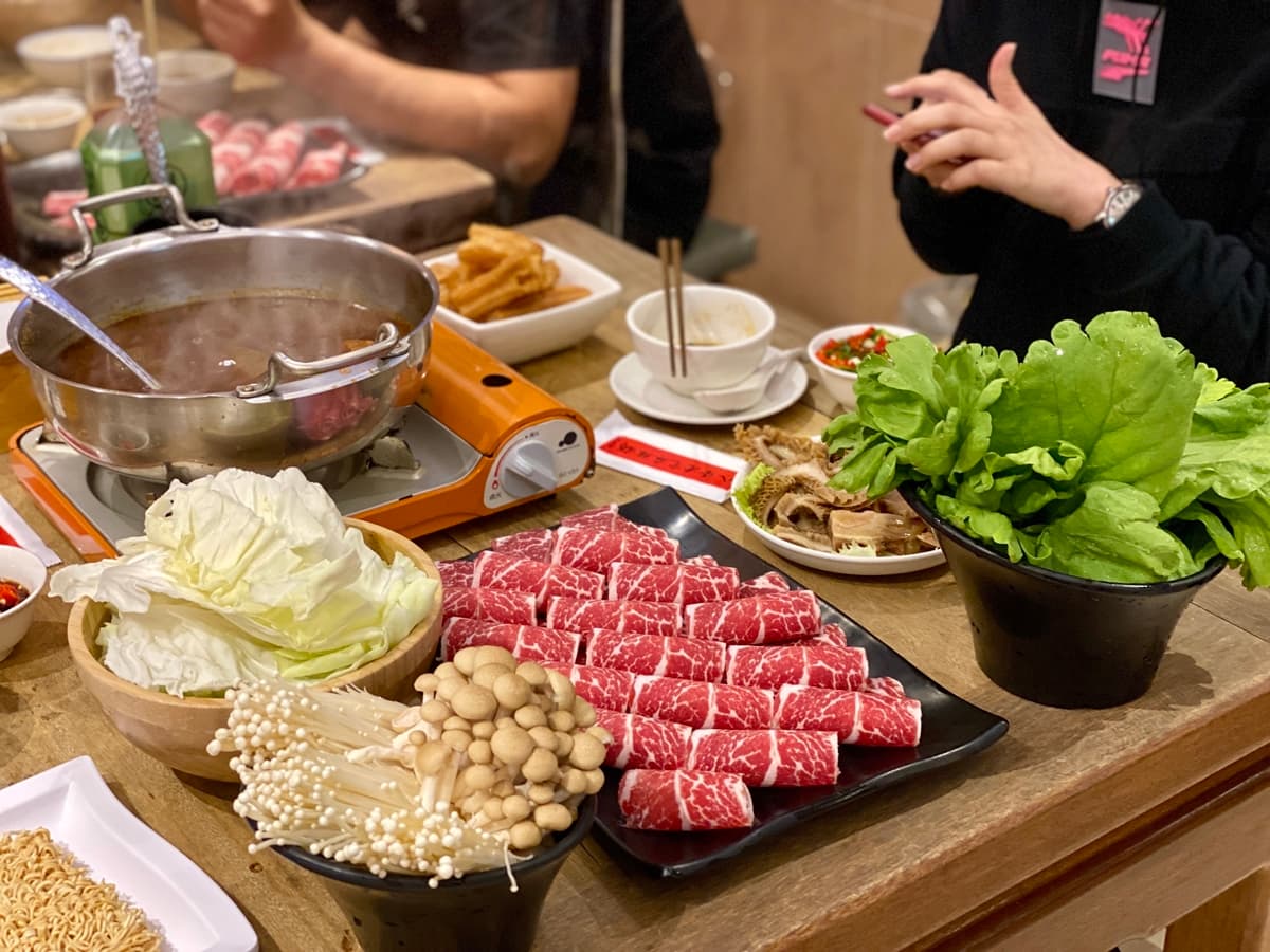 台北麻辣鍋誰最強？第１名豆腐入味爆汁、湯頭順口不死鹹，詹記、馬辣都輸它