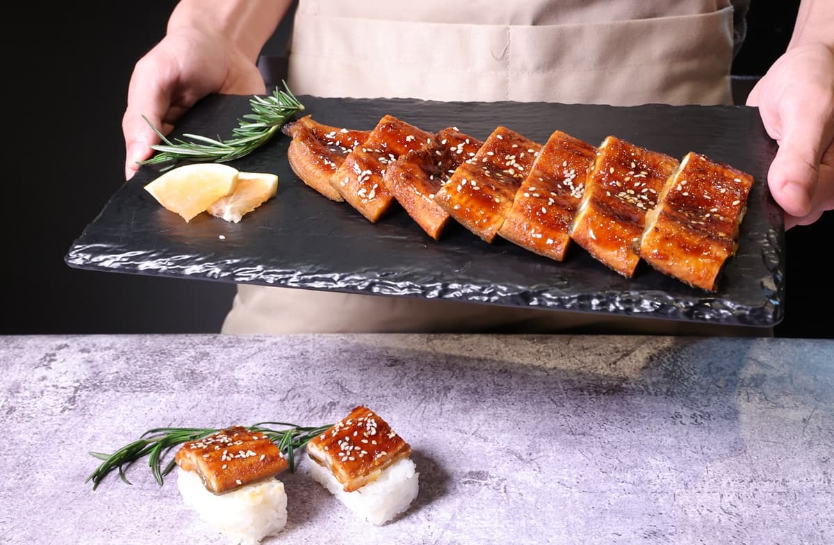 「芒果吃到飽」快閃回歸！469元起嗑百款海鮮肉品、自助吧，加碼送蒲燒鰻魚